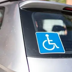 Jak uzyskać znak inwalidy? Kompletny poradnik krok po kroku
