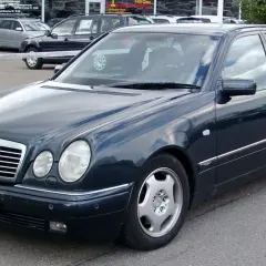 Mercedes E-Class W210: historia, osiągi i luksusowy komfort jazdy