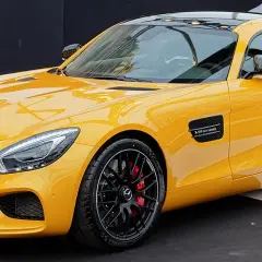Mercedes-Benz AMG GTS – osiągi, luksus i emocje za kierownicą