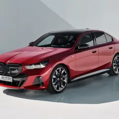 Nowa BMW serii 5 – Innowacje, technologia i moc, które zachwycają
