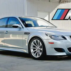 BMW M5 z silnikiem V10 – legendarny sportowy sedan, który zachwyca osiągami