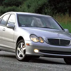 Mercedes W203 2.2 CDI – kluczowe informacje o specyfikacji i osiągach