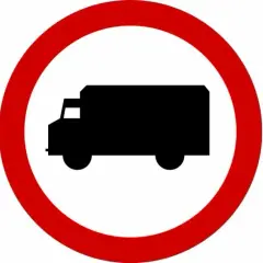 Znaki zakazu dla ciężarówek: co kierowca musi wiedzieć?