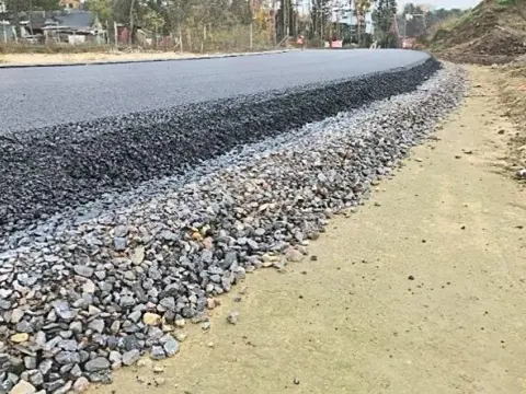 Ile schnie asfalt? Poznaj czynniki wpływające na czas schnięcia
