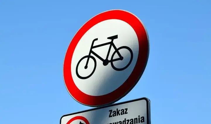 Zakaz rowerów: gdzie obowiązuje i jakie są konsekwencje złamania