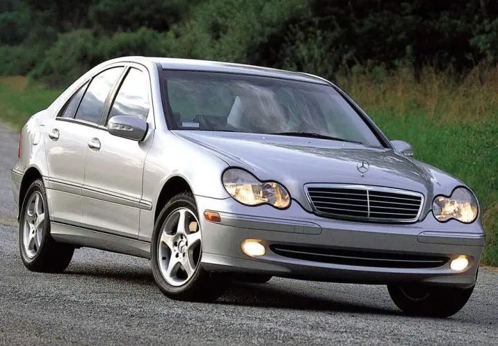Mercedes W203 2.2 CDI – kluczowe informacje o specyfikacji i osiągach