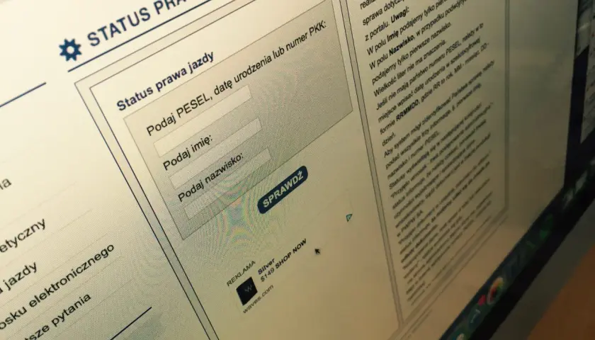 Sprawdź status prawa jazdy, wpisując PESEL i datę urodzenia. Dowiedz się, ile trwa wyrobienie prawa jazdy i jakie dokumenty są potrzebne.