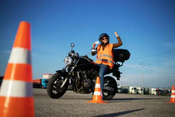 Kategoria prawa jazdy na motor 600: wymagania i proces zdobycia uprawnień