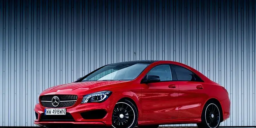 Mercedes CLA 250 4MATIC – osiągi, wyposażenie i zalety sportowego sedana