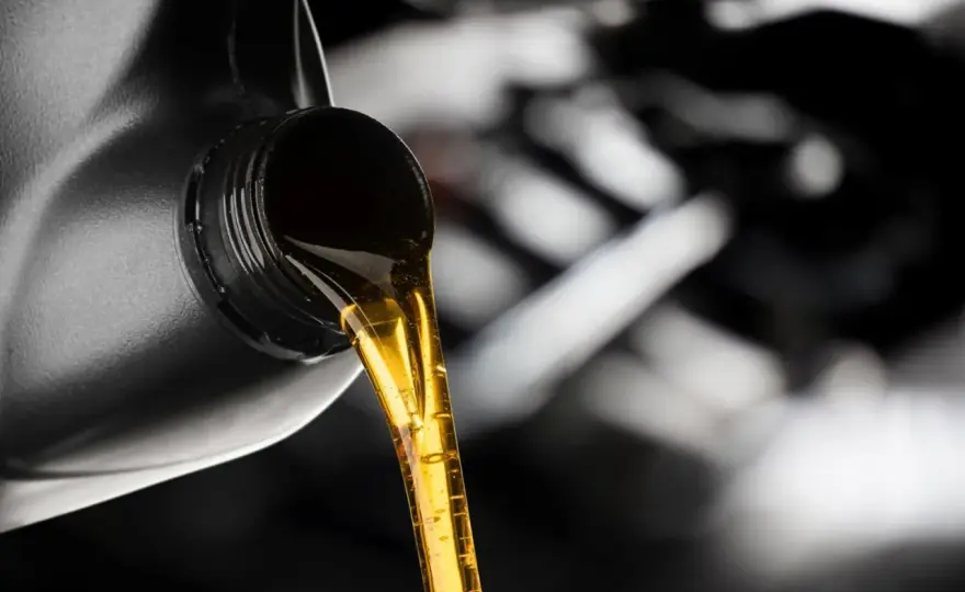 Castrol vs Motul: Który olej wybrać? Porównanie i wybór