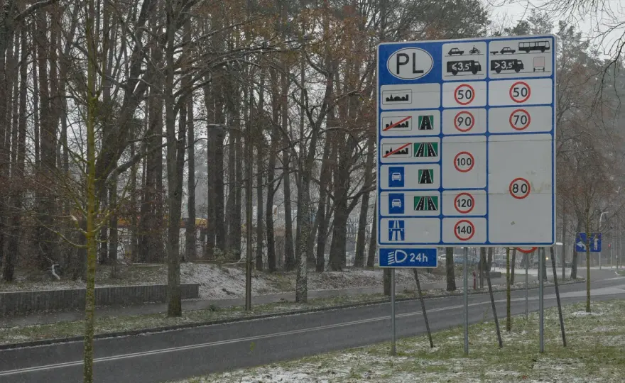 Bezpieczna jazda po drogach dwukierunkowych: Poradnik kierowcy