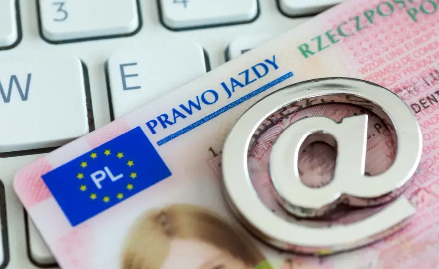 Kupno prawa jazdy? Poznaj fakty i legalną drogę zdobycia uprawnień
