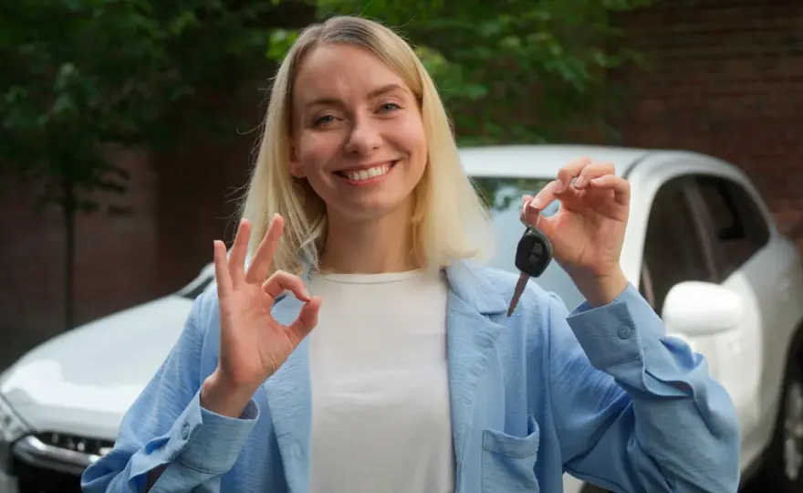 Czy po zdaniu egzaminu na prawo jazdy można jeździć samochodem? Poznaj fakty