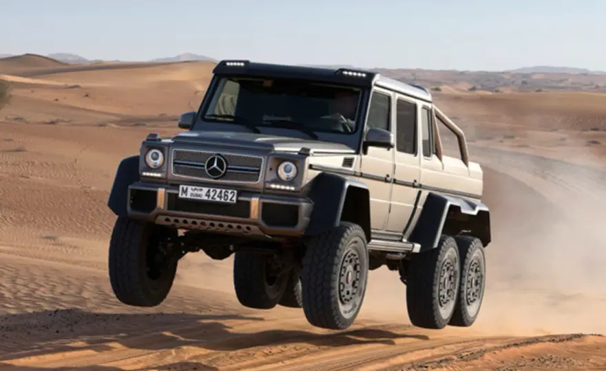 Mercedes G Klasa 6x6: Właściwości, osiągi i luksus na każdym terenie
