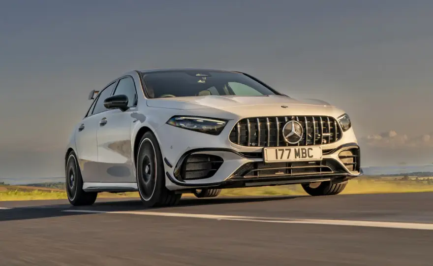 Mercedes-AMG A 45 S – ekstremalne osiągi w eleganckim hot-hatchu