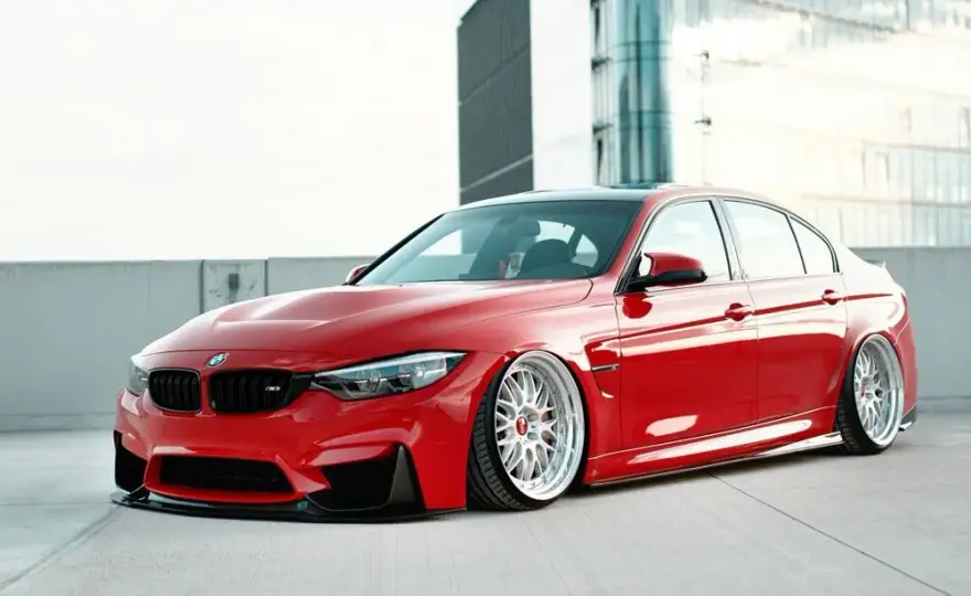BMW M3 F80 - wyjątkowe osiągi i specyfikacja sportowego sedana