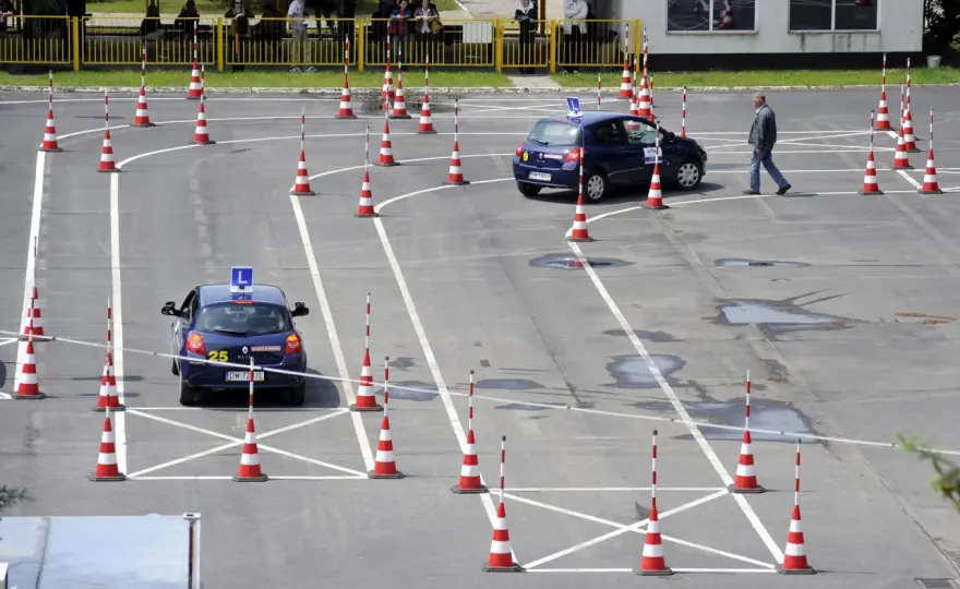 Plac manewrowy kat. B: Jak zdać egzamin za 1. razem?