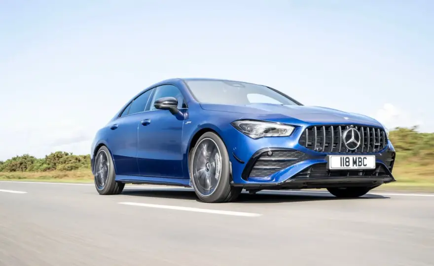 Mercedes CLA 35 AMG – niezwykłe osiągi i elegancja w kompaktowym wydaniu