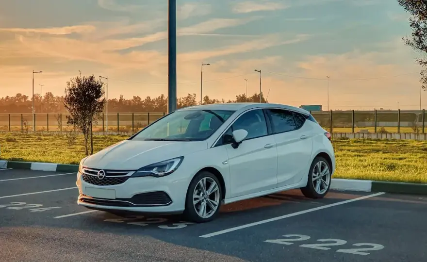 Ford Focus vs. Opel Astra – który model wybrać?
