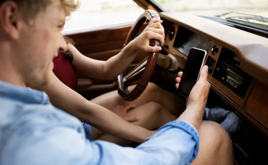 Road Trips i Rozrywka Online: Jak kierowcy grają w drodze bez ryzyka