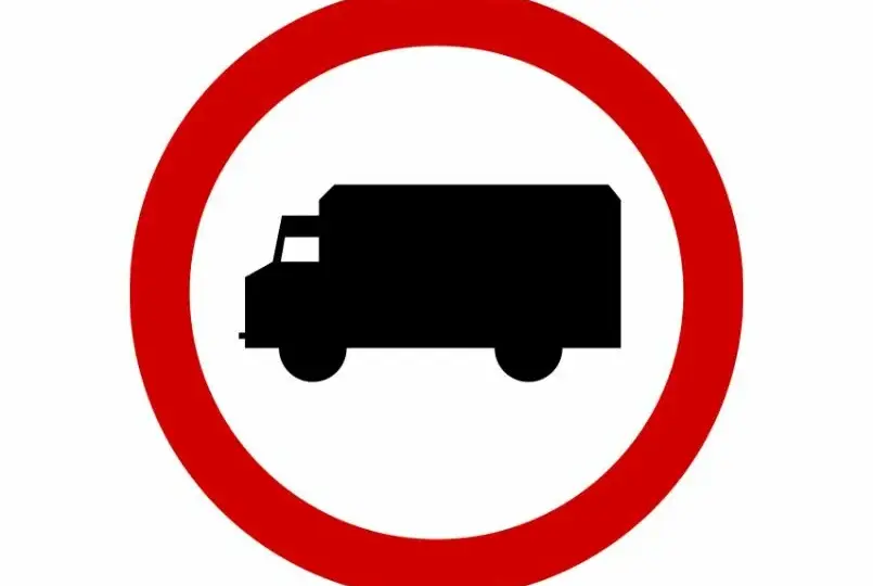Znaki zakazu dla ciężarówek: co kierowca musi wiedzieć?