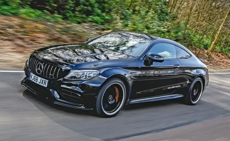 Mercedes C63 AMG Coupé S: Moc, styl i technologie, które zachwycają