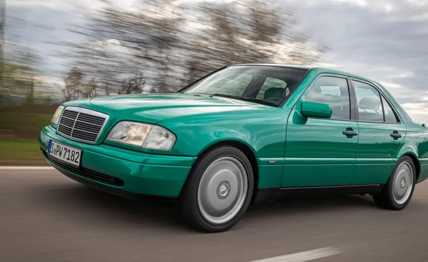 Mercedes-Benz C Class W202 – Kluczowe informacje o legendarnym modelu