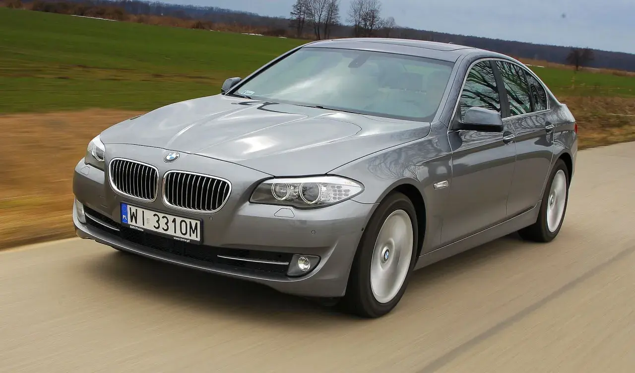 BMW Seria 5 F10 - specyfikacje, zalety i wady, które warto znać