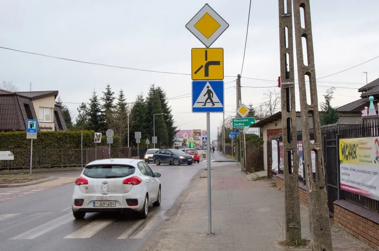 Znak T-6: Co oznacza i jak prawidłowo na niego reagować