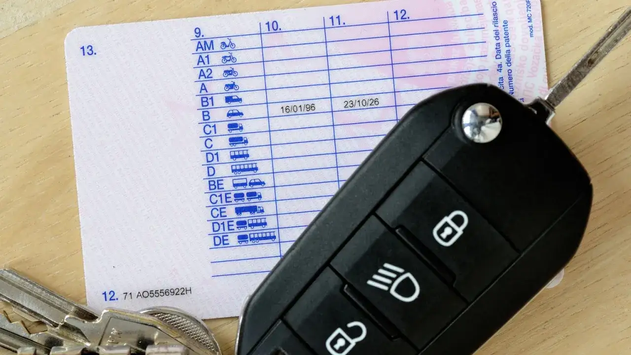 Kluczyki do samochodu i prawo jazdy. Czy można zobaczyć nagranie z egzaminu na prawo jazdy?